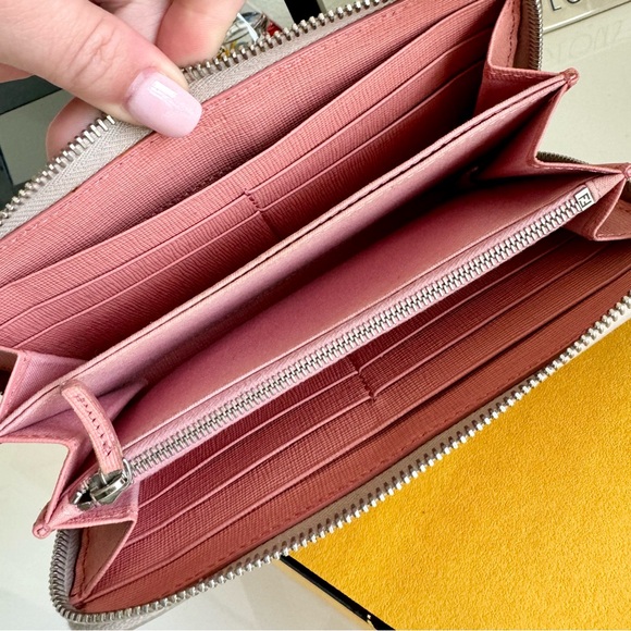 FENDI ☆ Monster Zipper Wallet ☆ Amazing Condition ☆ Box & Dust Bag - Picture 9 of 16